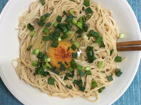 つけてみそかけてみそで♪甘味噌釜玉そうめん